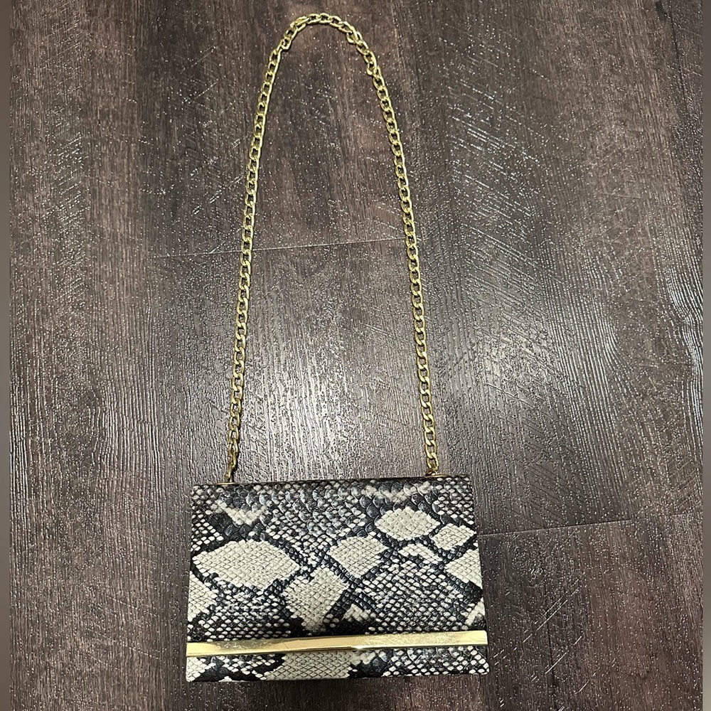 Faux Snake Skin Bag w gold chains